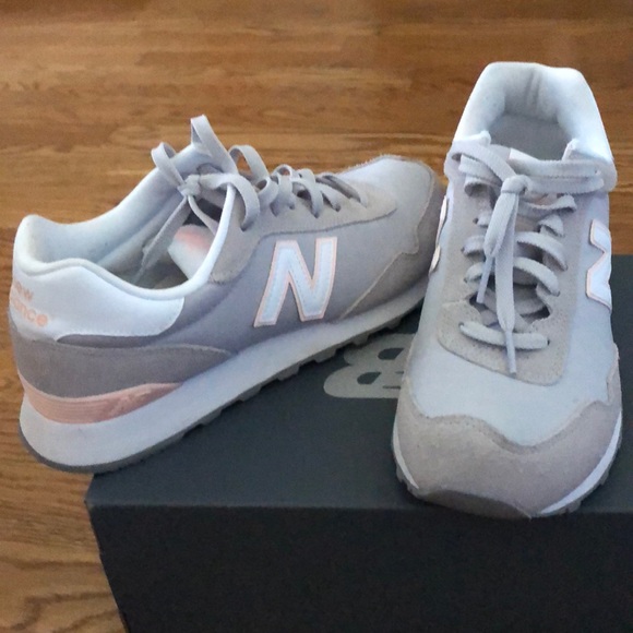 New balance women shoes rare - Picture 3 of 4